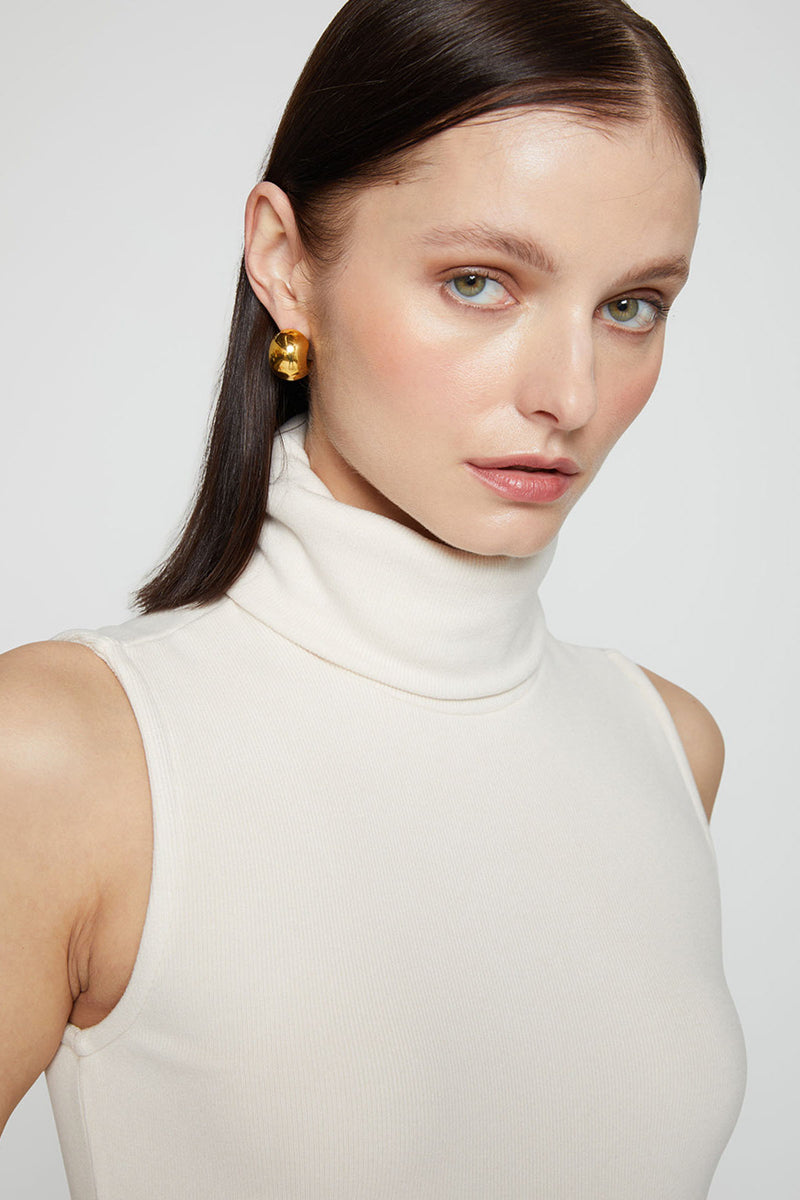 Stateside Honeyluxe Flat Back Rib Sleeveless Turtleneck-close up