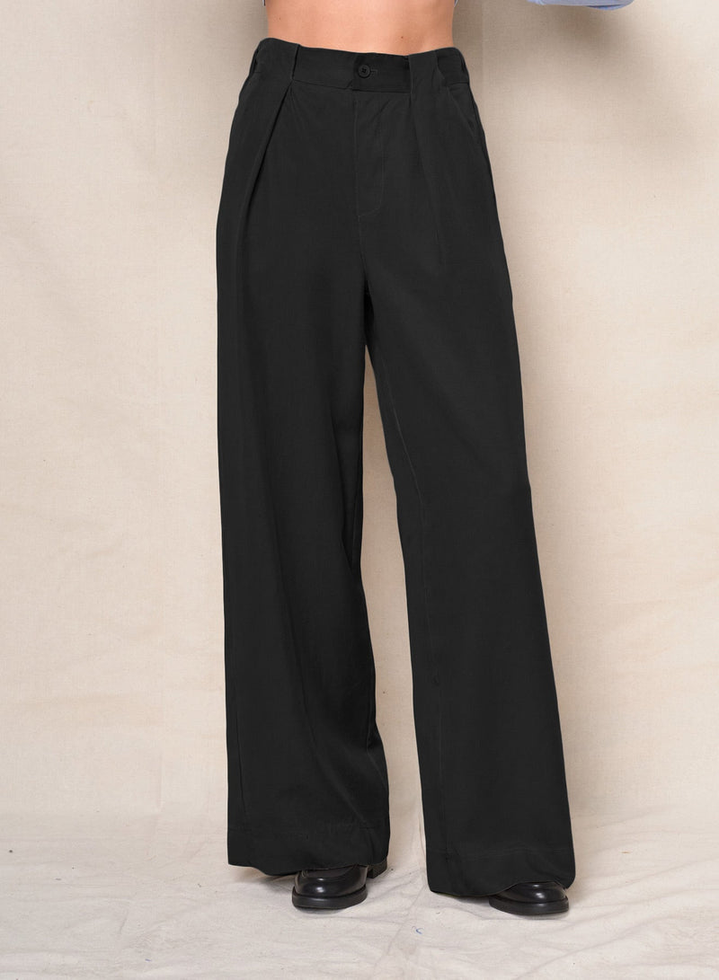 Drapey Twill Wide Leg Trouser in Black