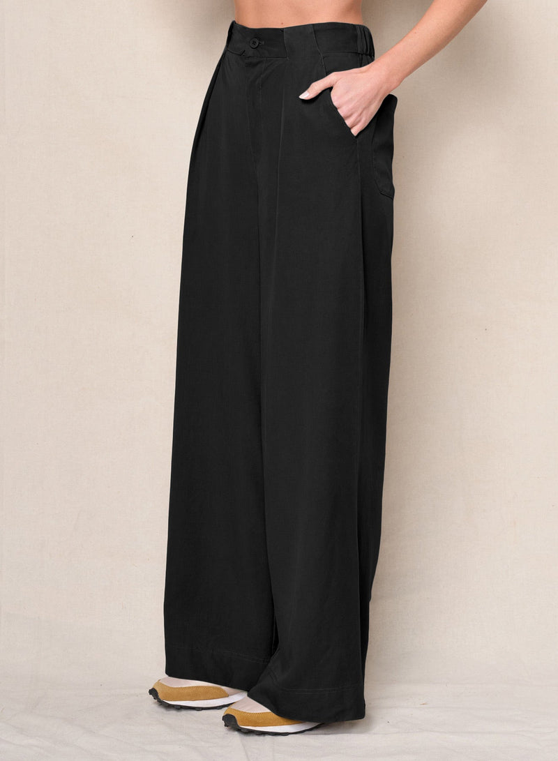 Drapey Twill Wide Leg Trouser in Black