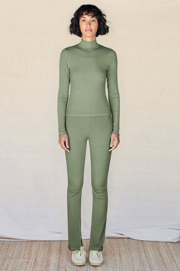 Sundry Rib Turtleneck in Army-front