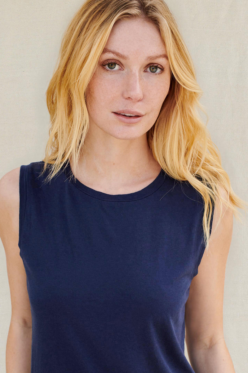 Sundry Cropped Muscle Tank in Navy-close up