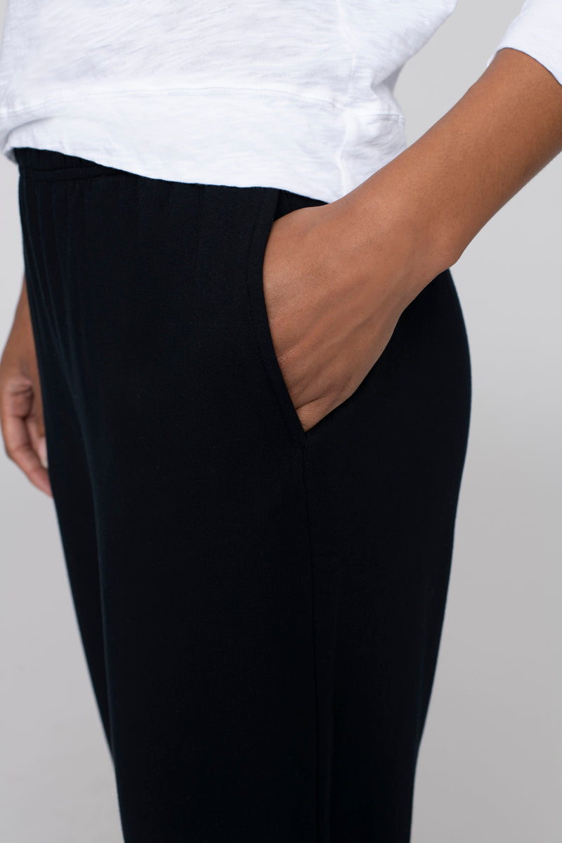 Softest Fleece Sweatpant with Pockets in Black