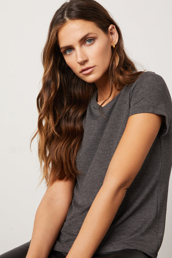 Evelyn Top in Anthracite grey - sitting front